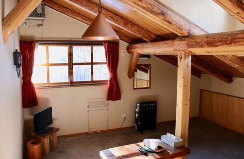 Takayama Cabin | Spa Lodge Redwood Inn