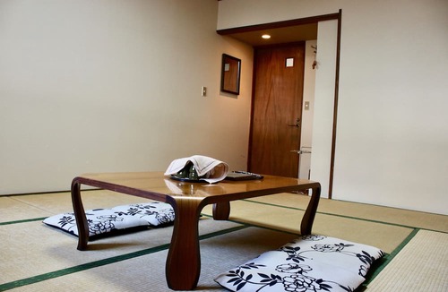 Takayama Cabin | Spa Lodge Redwood Inn