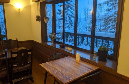 Shinano Cabin | White Tree Lodge