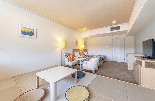 Iwaki Hotel | Spa Resort Hawaiians Monolith Tower