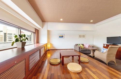 Iwaki Hotel | Spa Resort Hawaiians Monolith Tower