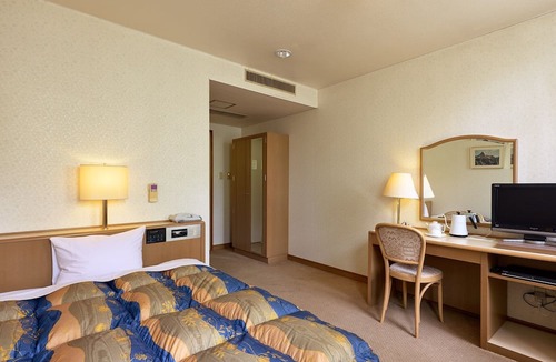 Azumino Hotel | green bell