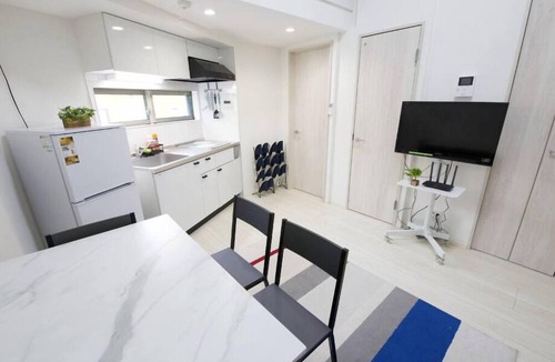 Nishi-Shinjuku Apartment | 5 Minute Walk from Nishi Shinjuku Gochome Station