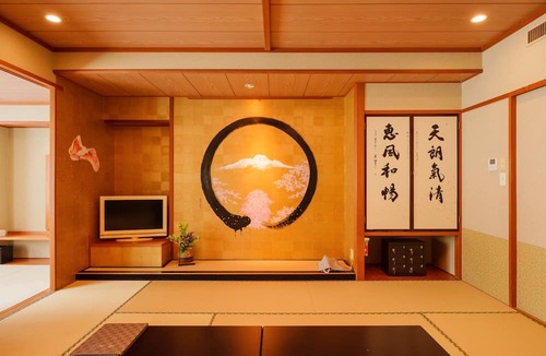 Iwamuro Onsen House | Hotel Hoho "A hotel overlooking the Echigo Plain and the Yahiko mountain range"