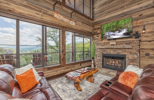 Chalet Village North Ski Chalet | Cool Cabin, Epic View:6 mi to GSMP+Kids' Loft+Hot Tub+Fire Pit+1 mi to Pkwy