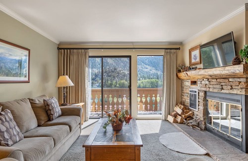 June Lake Condo | Interlaken 28, condo with spectacular views.
