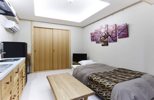 Shimogyo Apartment | 1F| Riverside Suite Near Kyoto Sta.| Private Wood Bath & Private Open-air Bath