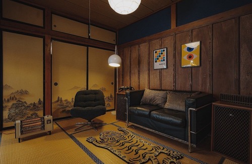 Shimo-yoshida House | Convenient and stylish City Pop inspired retreat at the foot of Mt.Fuji!