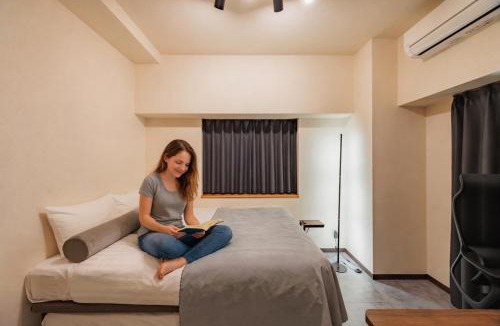 Nakamura Apartment | Work Friendly Room 3 min to Station Simmons Bed WiFi and Desk