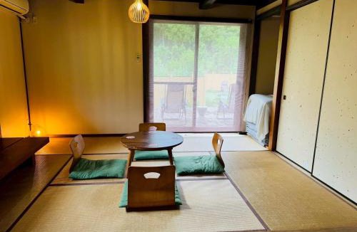 Itoshima House | 四季の庵 糸島 1300m2 大自然のパノラマ露天風呂 駐車場5台以上 サウナ 専用BBQ施設 ペット可