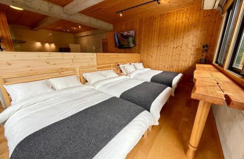 Akiruno House | TATEYA VACATION 8 Cozy Modern Suite by the Creek