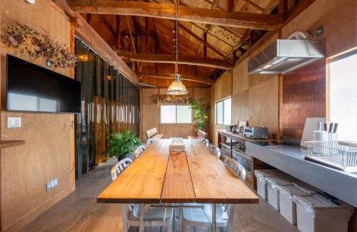 Oarai Apartment | 波と月