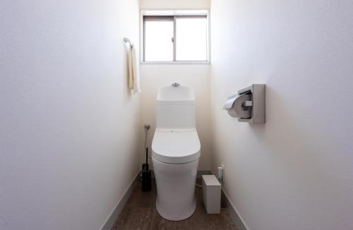 Oarai Apartment | 波と月