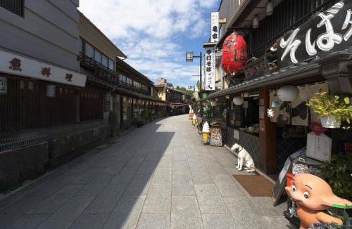 Shibamata Apartment | 柴又駅1分 帝釈天すぐ 2026年新改装の和風貸切宿 Wagamama柴又 松 9名