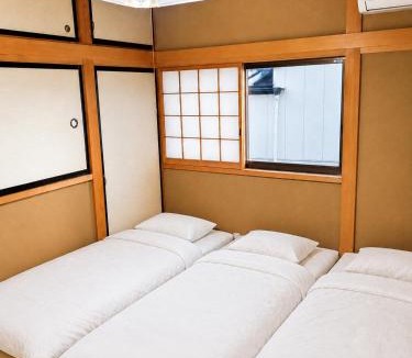 Hitachinaka Apartment | ゲストハウスなかみなみ Guest House Nakaminami Entire House for 8 guest near Hitachi Seaside Park and Nakaminato Fish Market with 4 Parking