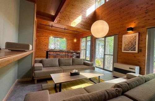 Tsumagoi House | KITAKARUIZAWA VILLA and LODGE