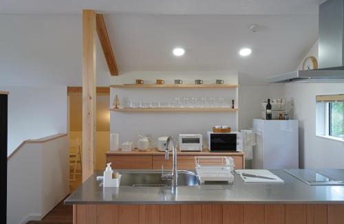 Ueda Apartment | 上田駅10分!眺望を独り占め 天空のリビングで過ごす一棟貸住宅