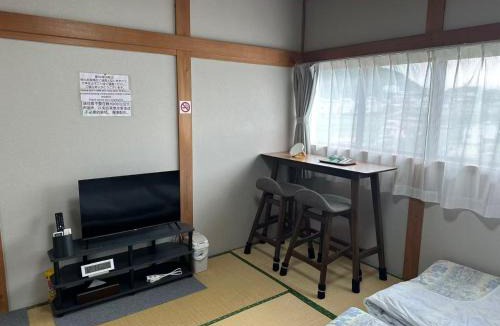 Nishikatsura House | 富士山を眺められる宿 ゲストハウス花水木