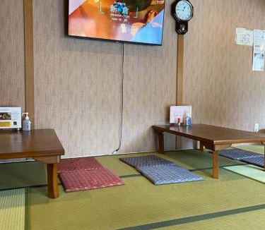 Fujiyoshida House | Guesthouse Arakura ,Private 2F Stay ,Walk to Chureito Pagoda