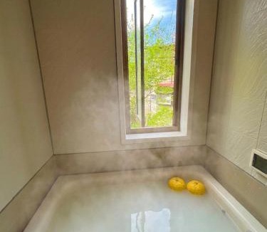 Hida Takayama Onsen Villa | 柚庵 川辺の静かな一棟貸し町屋