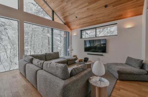 Hokujo Ski Chalet | Yūgen - The ultimate in secluded luxury 4 bedrooms