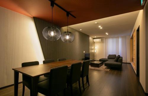 Nakamura Apartment | trive meieki taikodori1 8名から12名宿泊可能 1台無料駐車場付き 新築戸建て貸し切り
