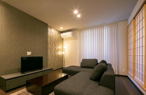 Nakamura Apartment | trive meieki taikodori1 8名から12名宿泊可能 1台無料駐車場付き 新築戸建て貸し切り