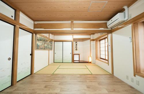 Higashiyotsugi Apartment | Yotsugi House 2nd Floor - Prime Location Near Asakusa and Skytree