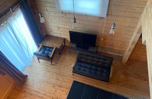 Toyoura Apartment | large log cabin 桜
