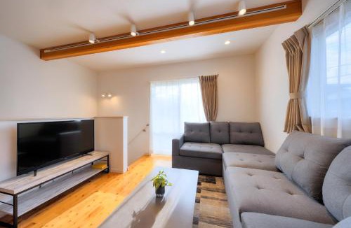 Fujiyoshida House | Villas Waraku