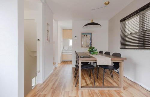 Sangenjaya Apartment | Entire Sangenjaya Home, 2 stops to Shibuya, Good access to Shinjuku, Direct Access to Harajuku, 8 minutes by bus T61 to Kitazawa 下北沢, Lani's Place at Sangenjaya
