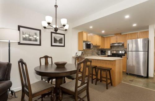 Upper Village House | Woodrun Lodge 414 | Cozy Ski-In Ski-Out Condo w/Shared Hot Tub, Pool, Fireplace, & Parking