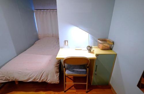 Uwamachi Hostel | El Amarillo SELF CHECK IN HOSTEL