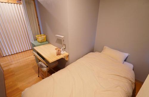 Uwamachi Hostel | El Amarillo SELF CHECK IN HOSTEL