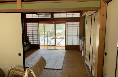 Nagahama House | 余呉の里山-ランプの宿-さくら