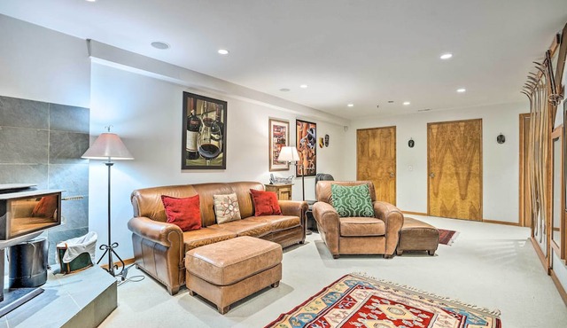 Wenatchee Retreat w/Deck < 4 Mi to Skiing! in Wenatchee