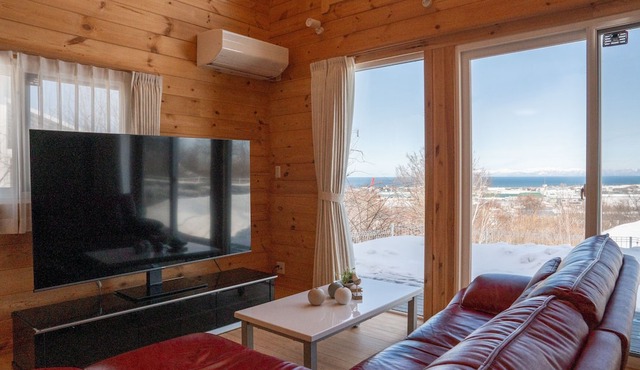 THE Crestview Lodge