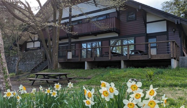 Tanigawa Valley Lodge & Coffee Roastery