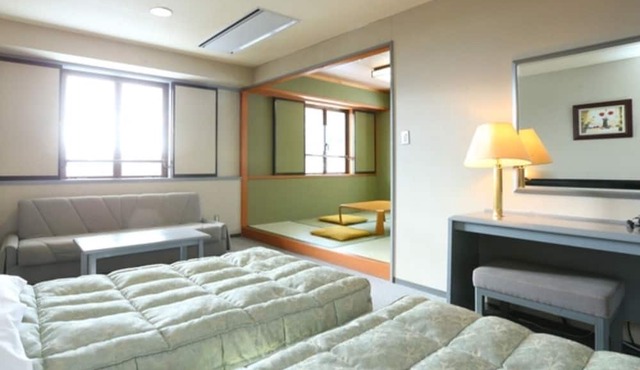Main building JapaneseWestern room Spacious and / Iiyama Nagano