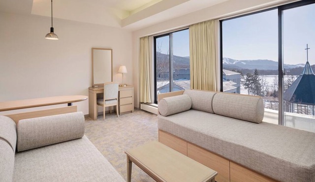 TATESHINA LAKE RESORT