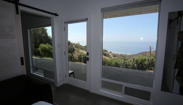 Getaway to Malibu-Peaceful-Ocean view-Close to amenities-Beach-Hike-Bike-Relax in Malibu
