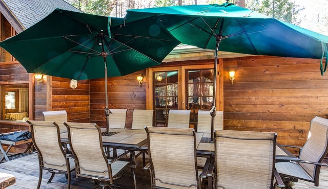 (41A) Cedar Chalet at The Redwoods In Yosemite in Wawona