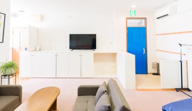 Spacious studio apartment in the city center Maximum 6 people 1 Qsize bed 4 sofa beds/Yamagata Yamagata