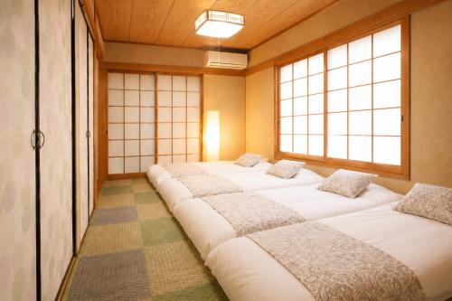 NEW OPEN 庭音日和 一棟貸し 八幡堀徒歩9分 壺湯2つ 近江牛名店至近 子連れ歓迎 水回り2箇所 p2台