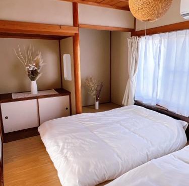 8 Guests Entire Private House